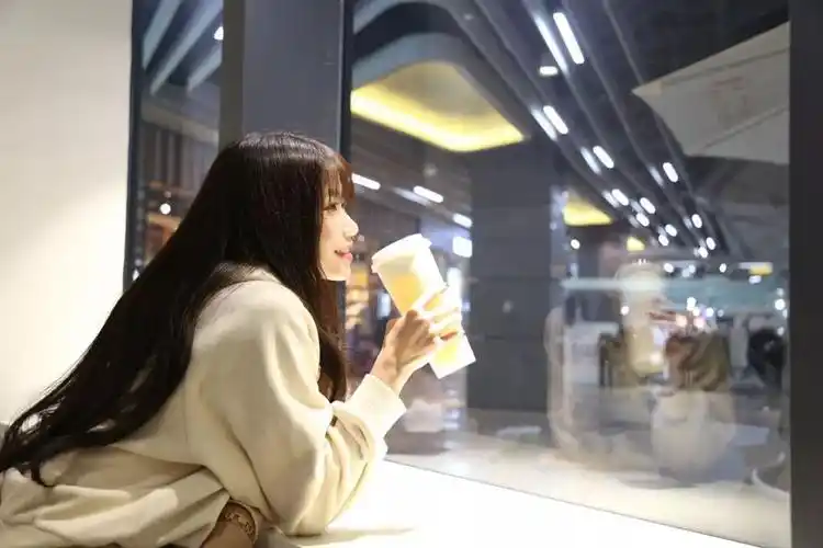 1元喝奶茶!这家新开的殿堂级の奶茶店,喝完都忍不住捂嘴笑!