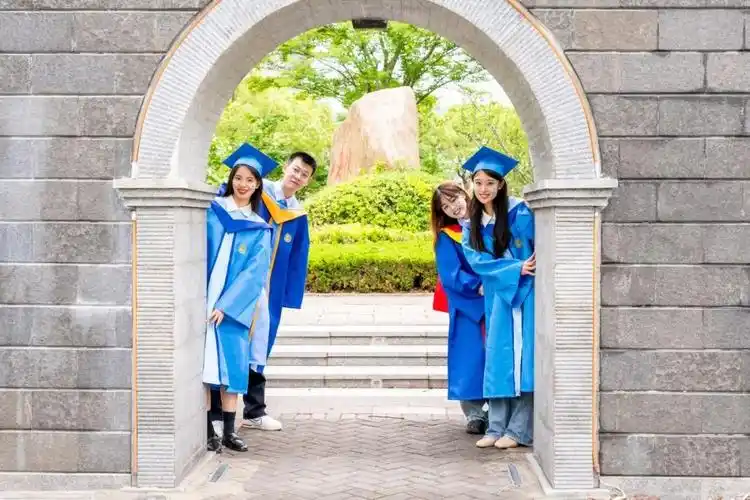 毕业照就这么拍!"保姆级"教程上线!