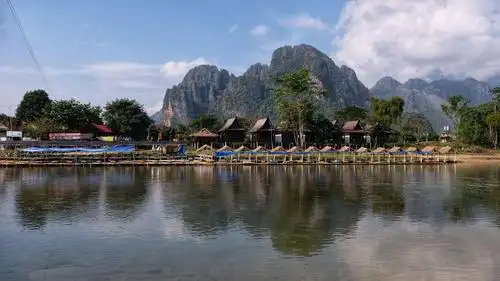 畅游老挝万荣南松河