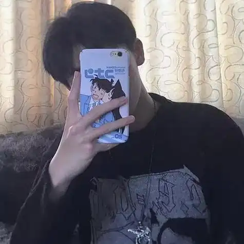 不露脸男生头像:感情没有先来后到明明是我先遇见你