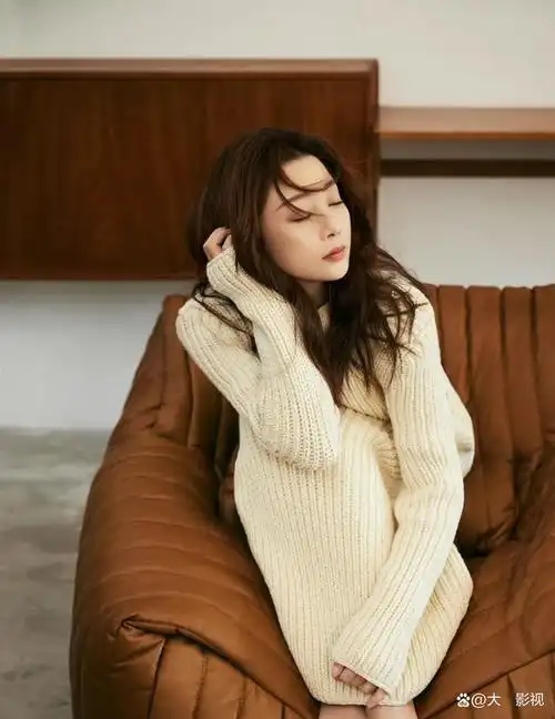 轻熟气质的殷桃有种岁月沉淀的美女人味十足