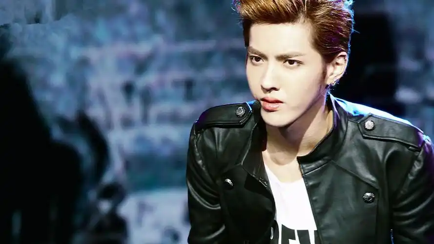 吴亦凡狱中现状:表现突出已当班长,坚持写歌 ,有粉丝照料生活