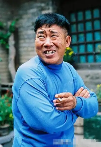 中国第一丑星因太丑被人轰出去妻子却貌美如花如今女儿长得却不像他