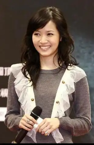 侯佩岑妈妈林月云两度抢闺蜜老公,致女儿丢失自己,过虚假人生