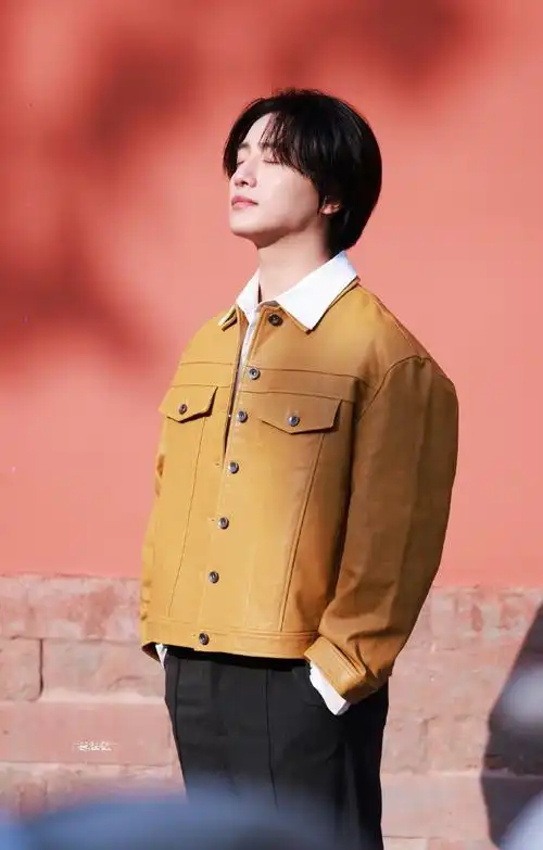 伯远说与其等待不如自己发光##伯远最美中轴线