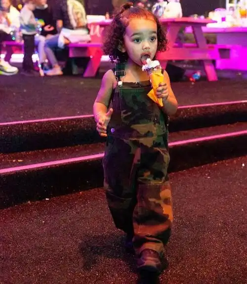 金家头号美娃会穿的小富婆chicagowest