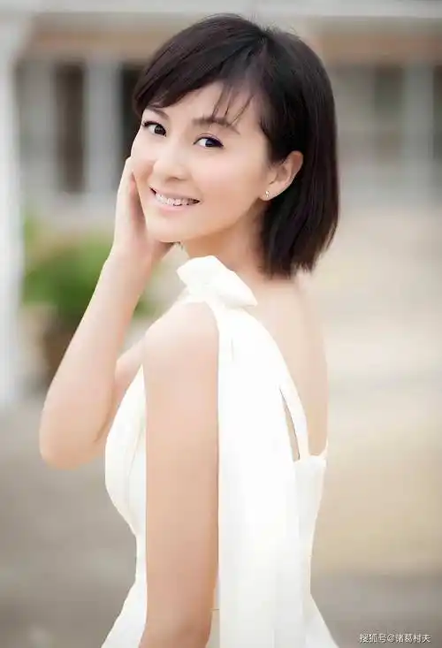 这谁顶得住嘛!戴娇倩,不愧是我们的童年女神!_身材_才华_外表