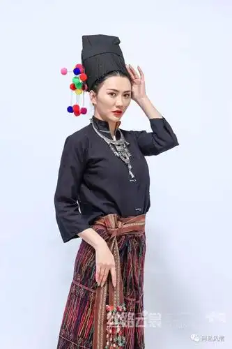 太美啦!阿昌族服饰又登上丝路云裳云上昆明民族时装周