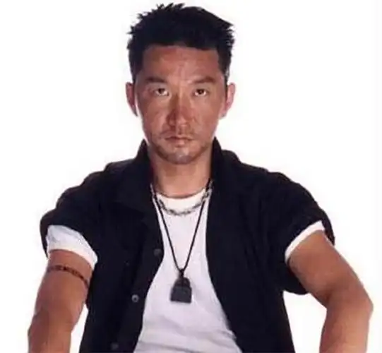 《插翅难逃》张世豪近照,演坏人不输孙红雷,娇妻是外国人!