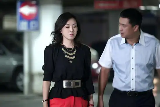 《一仆二主》闫妮与张嘉译火花四溅