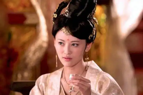 李裹儿是谁李裹儿和母亲韦后是怎么作死的