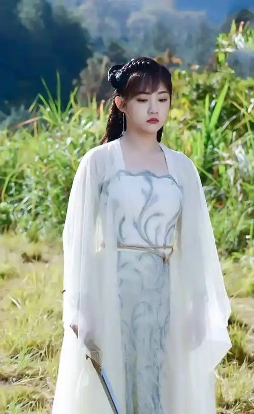 盘点国内女明星的古装白衣造型—一袭白裙 清丽脱俗 倾国倾城