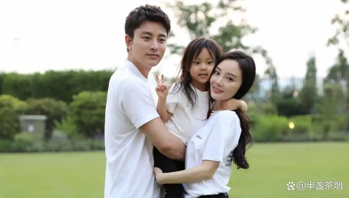 太感动!12岁甜馨发单曲,贾乃亮李小璐人脉托起女儿音乐梦