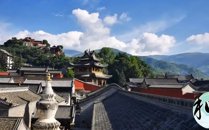 晋北游3大白塔五台山的标志.塔院寺留给后人的精神