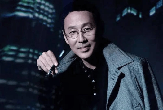 她父亲是陈道明却无人知,出道多年无绯闻不炒作,如今成知名演员