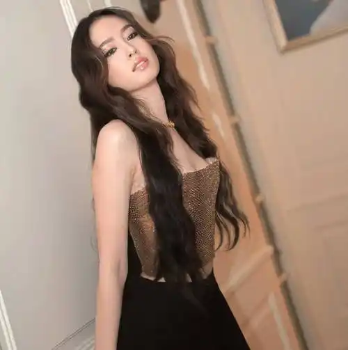 泰国最美变性人宝儿与男友订婚 将于3月1日大婚_oak_poyd_普吉