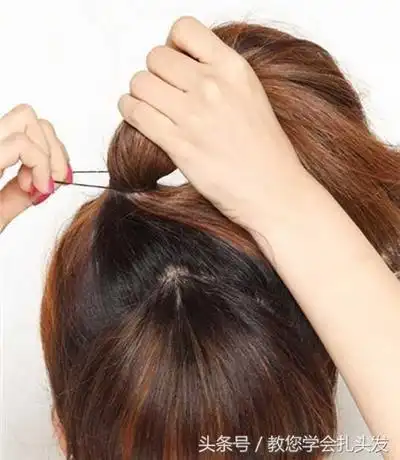 漂亮马尾辫的简单扎法教程图解  喜欢就动起手来吧!