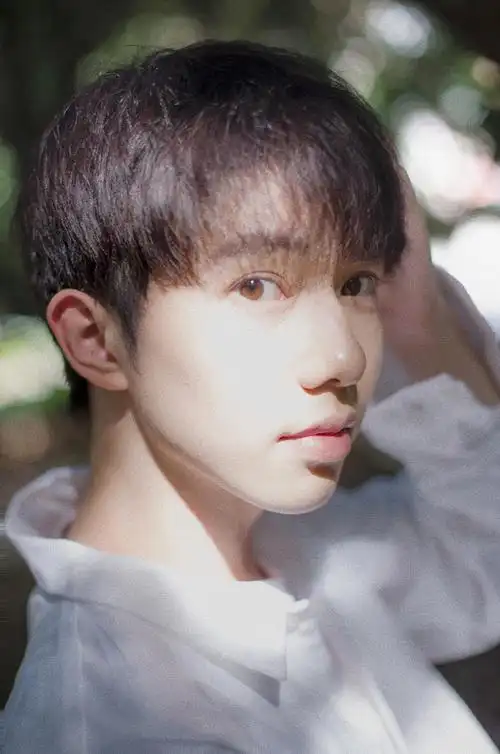 给李俊濠占个楼,时代峰峻给我冲!