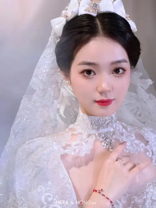 现在的新娘妆追求质感这个眼妆打几分71