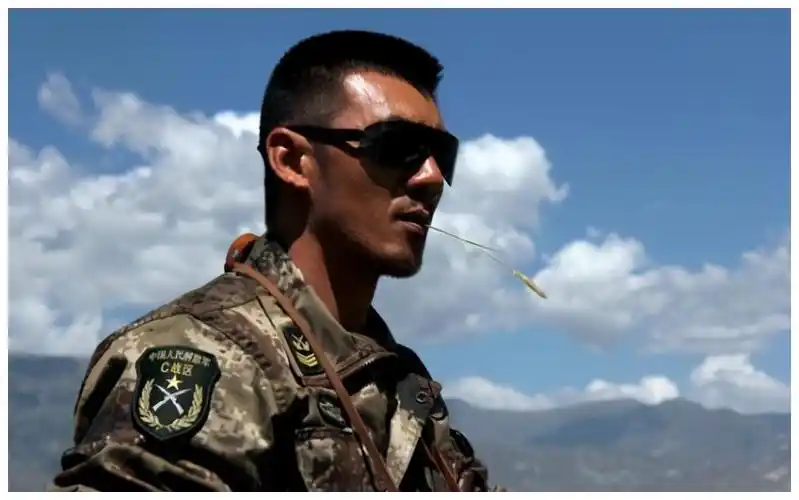 钢铁硬汉任天野:人前是坚强勇敢的硬汉,私下的柔软却为了她