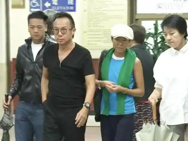 黄大炜为护女友怒告邻居伪造文书诈骗选举(图)