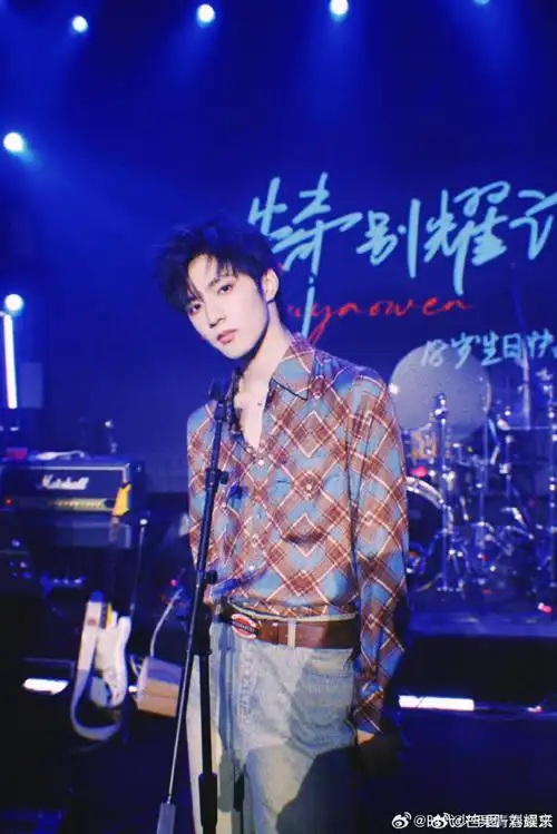 刘耀文胶片照##刘耀文胶片风舞台照