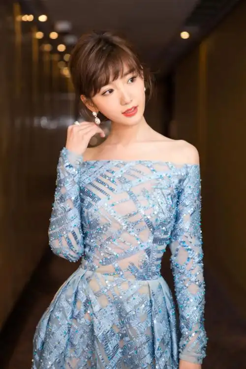 q3:毛晓彤的个人信息及资料?