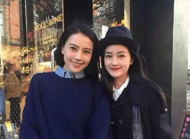 高圆圆不愧是合影高手!