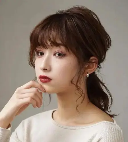 很流行,但是不常见的刘海