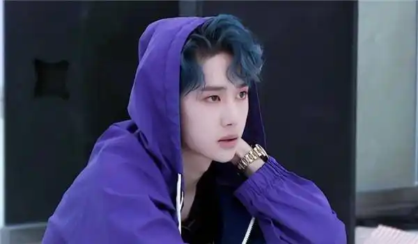 网曝三千万顶流瓜是王一博,女方疑为李子璇,双方工作室火速辟谣_网友