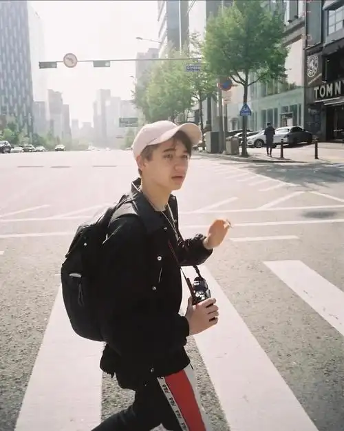 庆怜_歌手_作品_个人资料_简历_生日_经历_留言 - 酷乐米