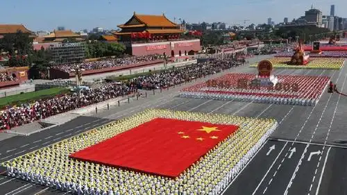 国庆60周年阅兵精美图片:欢庆强大雄姿信心ppt