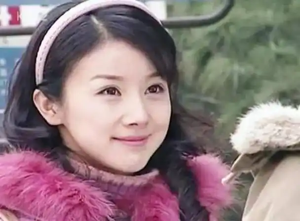 看到陈数的高级网红脸,莫名想念《暗算》里那个天使面孔黄依依