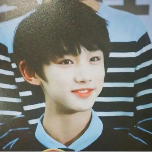 "刘耀文又激动了 马嘉祺突然拍了拍脑袋"喔!我想起来了!那天.