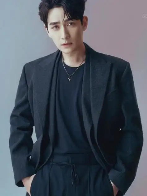 四位男演员天生桃花眼,演绎深情眼神,观众心中自带苏感