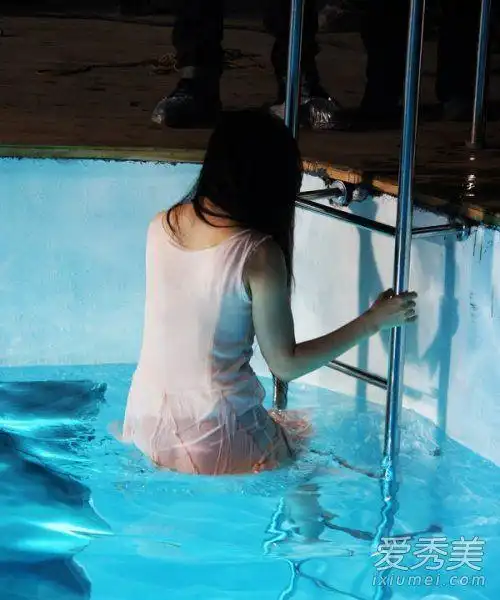 女星缺陷把你雷翻 郑爽暴瘦baby腿短宋茜腿粗_央广网