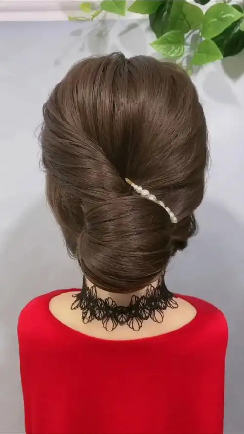 穿旗袍妈妈喜欢这样盘发