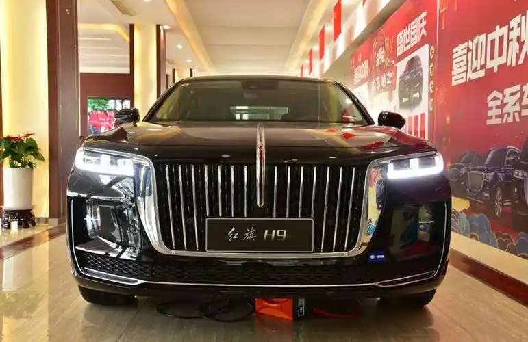 到店实拍2020款红旗h9提供45座20t油耗71l配360度全景影像