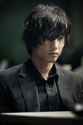 元彬演的大叔前期的长发是什么发型 1 2010-12-16 电影《大叔》里