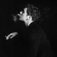 男人点烟图片做头像_微信头像图片大全