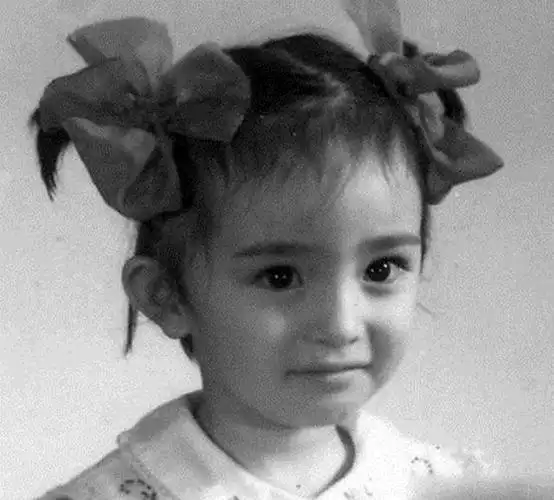 看女星小时候照片猜名字, 我只认出杨幂, 你能认出几个?