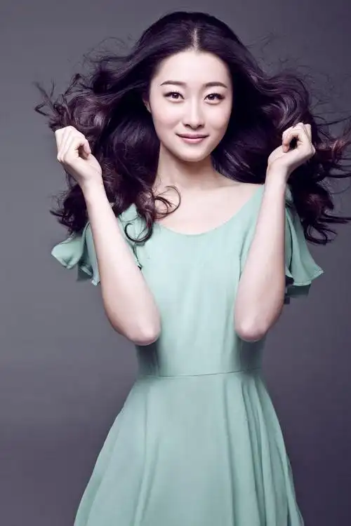 p data-id="gnyujan4qp">姜淼,出生于黑龙江省齐齐哈尔市,毕业于 a