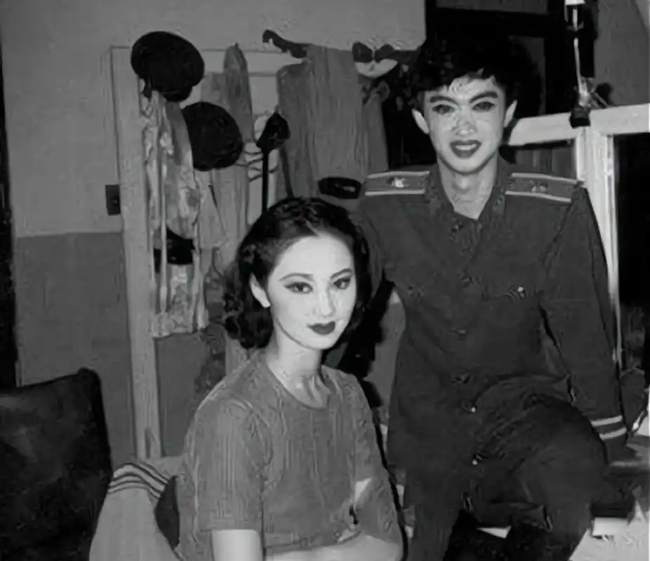 我发现,金星前妻肯波琳也很美. 676767