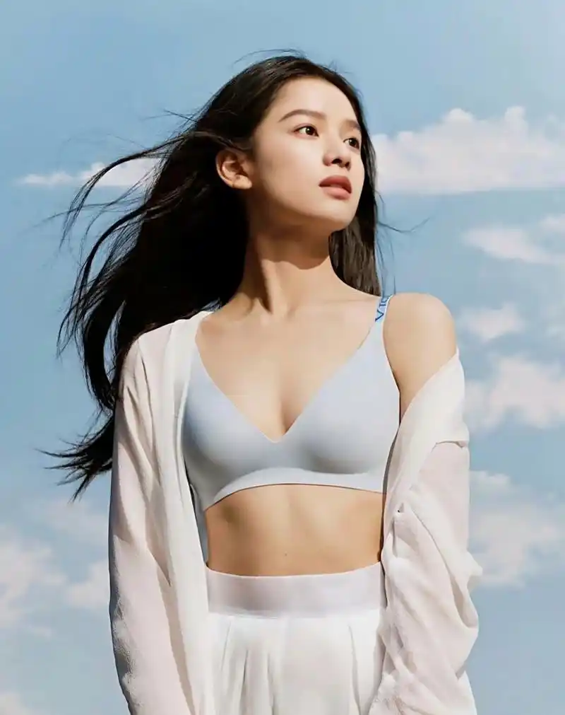 盛世美颜,身材也有些韵味#张婧仪