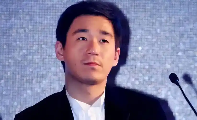 看一下这5个娱乐圈星二代,有人靠爹出名,有人因爹退圈_房祖名_刘怡潼