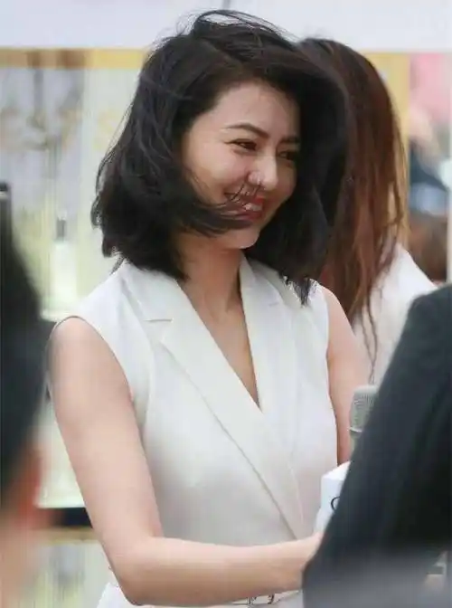 原创高圆圆身材走样发福很正常满身却是优雅气质