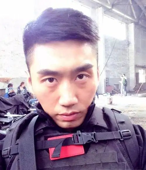 娱乐 星闻看过《我是特种兵》的网友们,肯定对演员何达记忆犹新,何达
