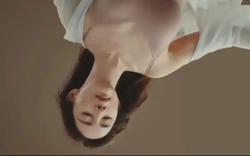 杨幂代言:维多利亚的秘密内衣广告