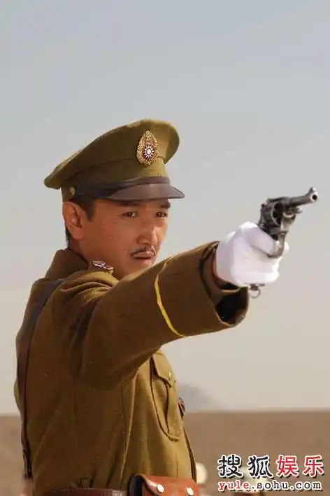 以《亮剑》,《戈壁母亲》等为代表,表现军队生活的电视剧连续创下了不