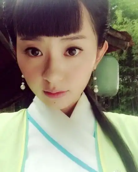 孙耀琦饰陆无双.